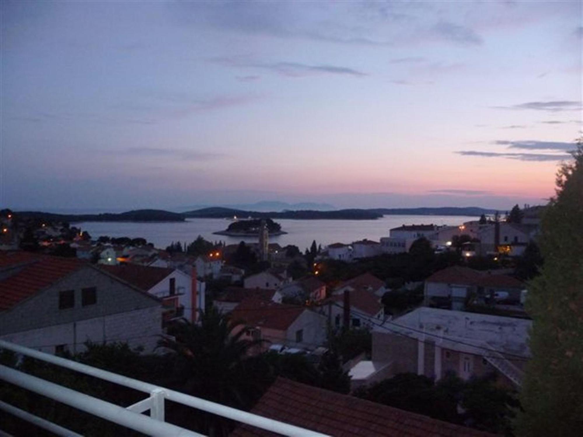 Apartment On Hvar Island ฮวาร์ ภายนอก รูปภาพ