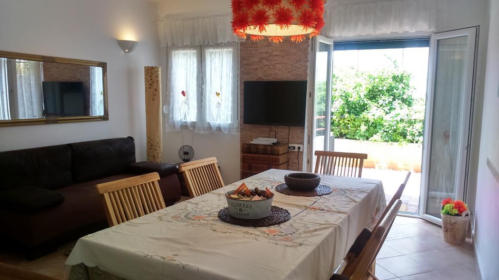 Apartment On Hvar Island ฮวาร์ ภายนอก รูปภาพ