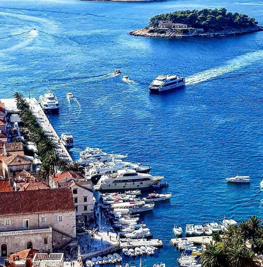 Apartment On Hvar Island ฮวาร์ ภายนอก รูปภาพ