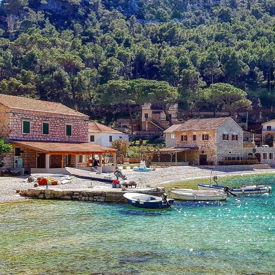 Apartment On Hvar Island ฮวาร์ ภายนอก รูปภาพ