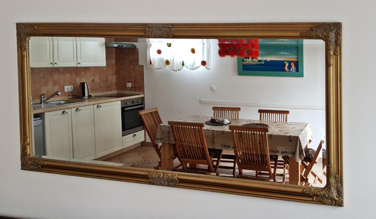 Apartment On Hvar Island ฮวาร์ ภายนอก รูปภาพ