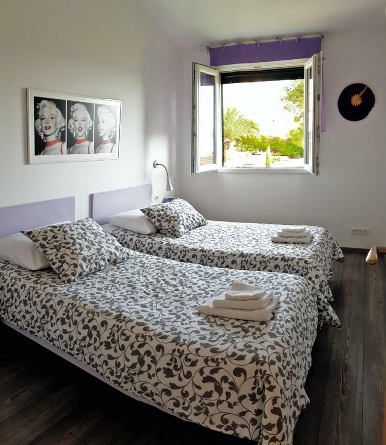 Apartment On Hvar Island ฮวาร์ ภายนอก รูปภาพ